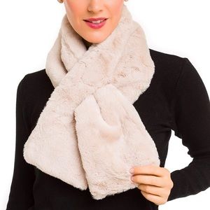 NWOT Faux Fur Neck Scarf